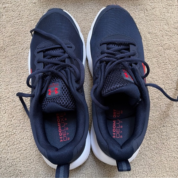 Under Armour Navy Sneakers Red Logo men’s 9.5 new nwt UA charged Assert 10 shoes - Picture 4 of 8